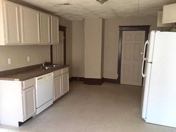 4th image of 116 Whitelaw Ave APT 2