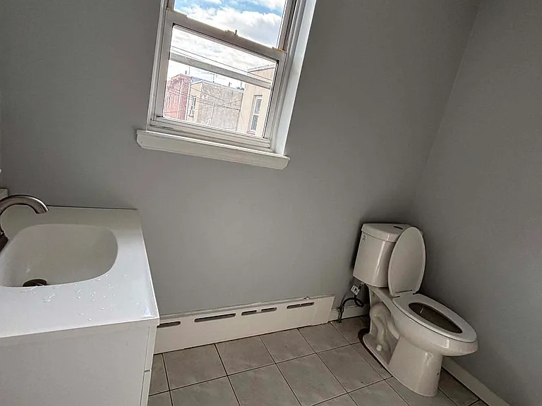 1320 S 6th St — Photo 10