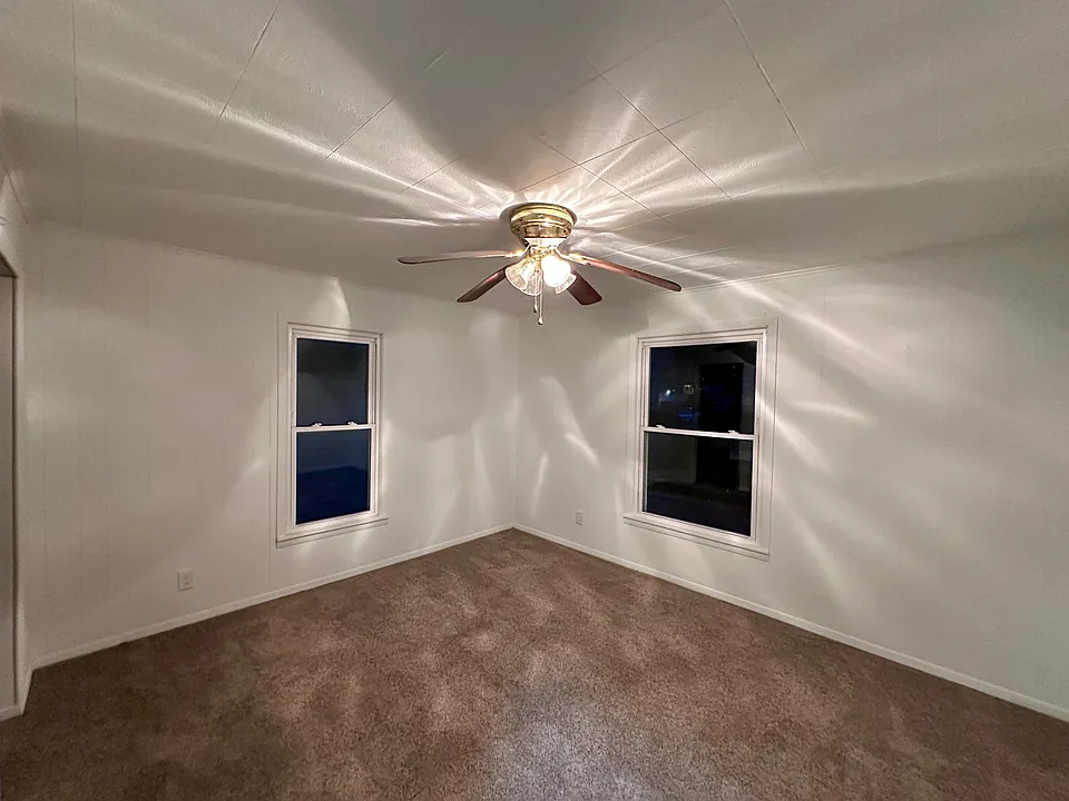 1102 1/2 Pollock Ave