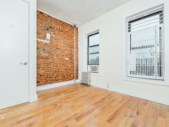5th image of 142 Scholes St #90