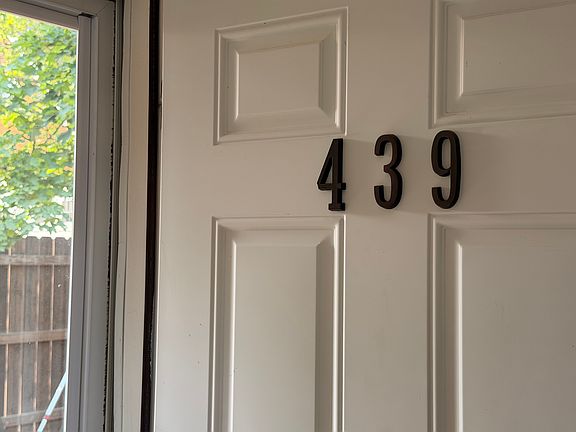 4th image of 439 S Marion Ave #B