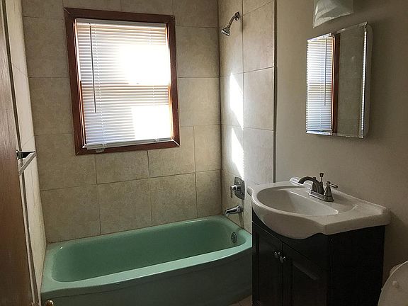3rd image of 5622 Indiana Ave