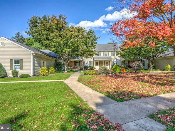 7 Ashlea Vlg, New Holland, PA 17557