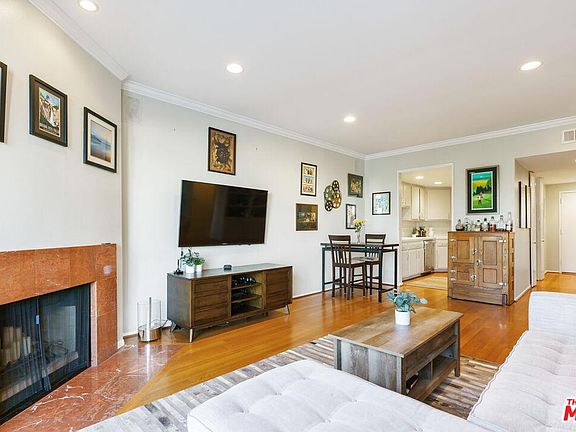 3rd image of 660 Sweetzer Ave #206