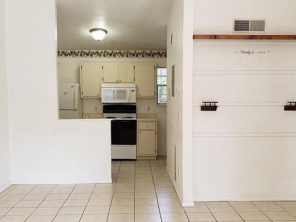 3rd image of 6538 NW 25th Ter