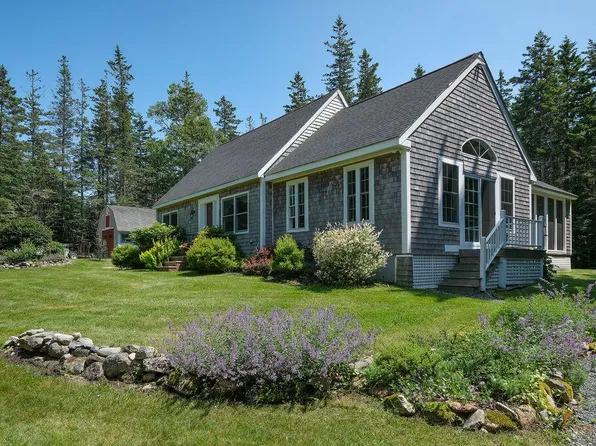 18 Cat Cove Road, Stonington, ME 04681