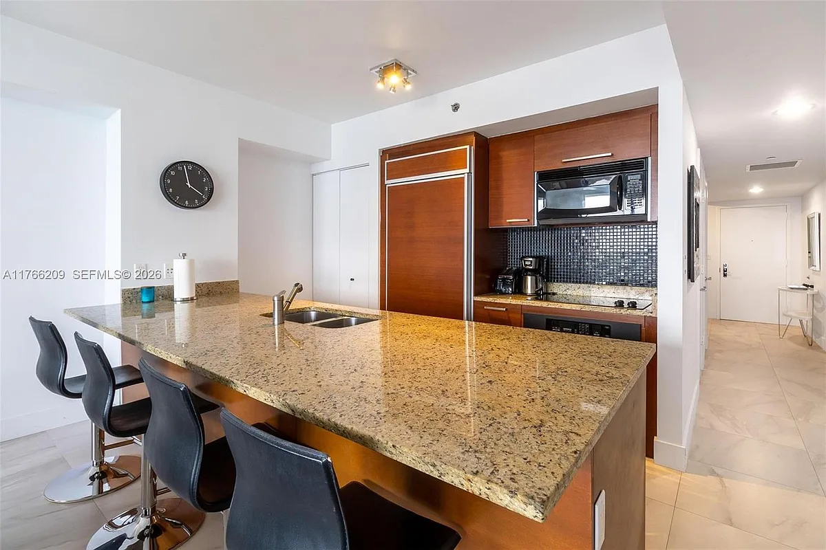 Building Photo - 1830 S Ocean Dr #4705