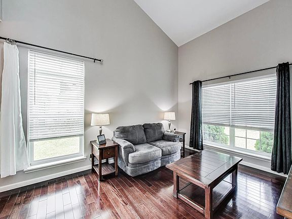 4th image of 10577 Great Plaines Dr
