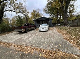 2215 E 11th St, Texarkana, AR 71854