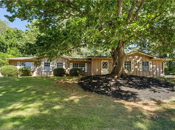 3326 Moravia Dr, Lithonia, GA 30038