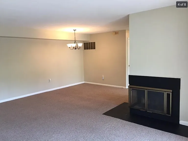 115 Cascade Ct #8 — Photo 5