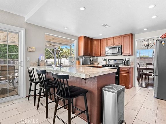 4th image of 12862 Daisy Ct
