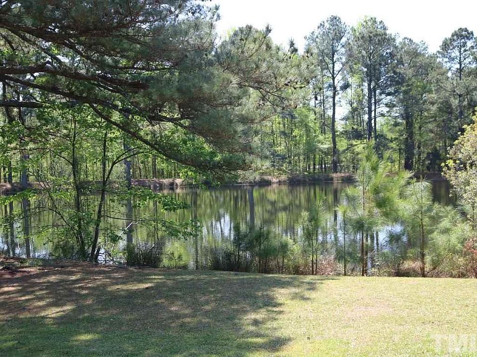 2nd image of 126 Mills Pond Rd