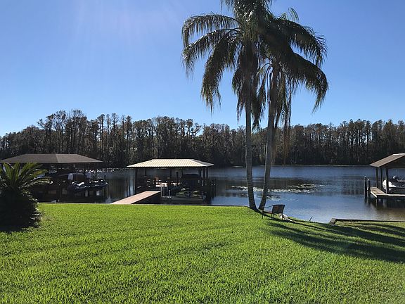 3rd image of 3125 Lake Saxon Dr