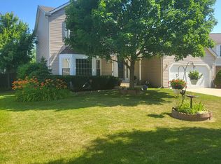 1348 Candlewood Ln, Hoffman Estates, IL 60169