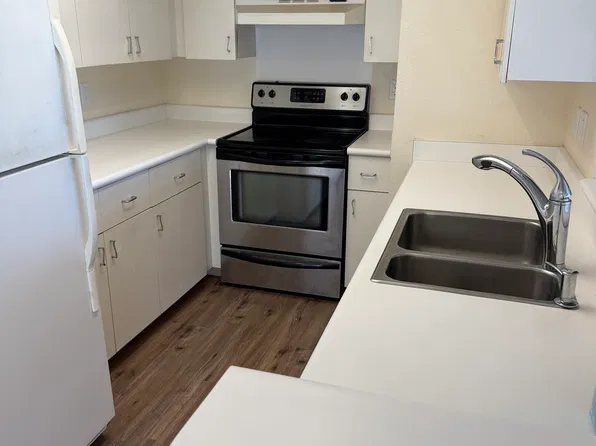 594 Mananai Pl, Honolulu, HI