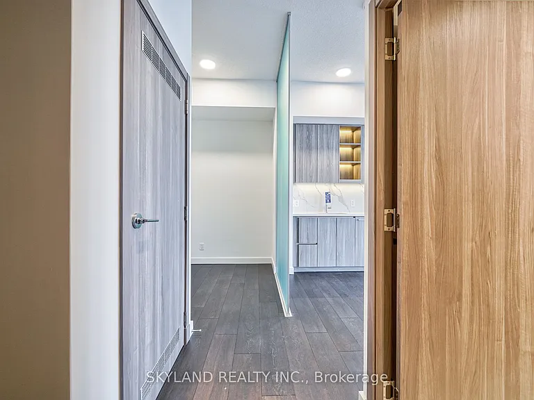 27 McMahon Dr #608 — Photo 19