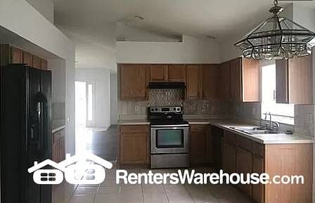 4th image of 1108 Summer Breeze Dr
