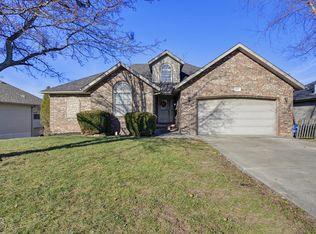 611 Tucker Bay Cir, Nixa, MO 65714