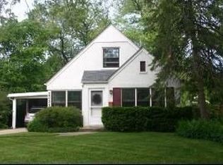 2033 Old Glenview Rd, Wilmette, IL 60091