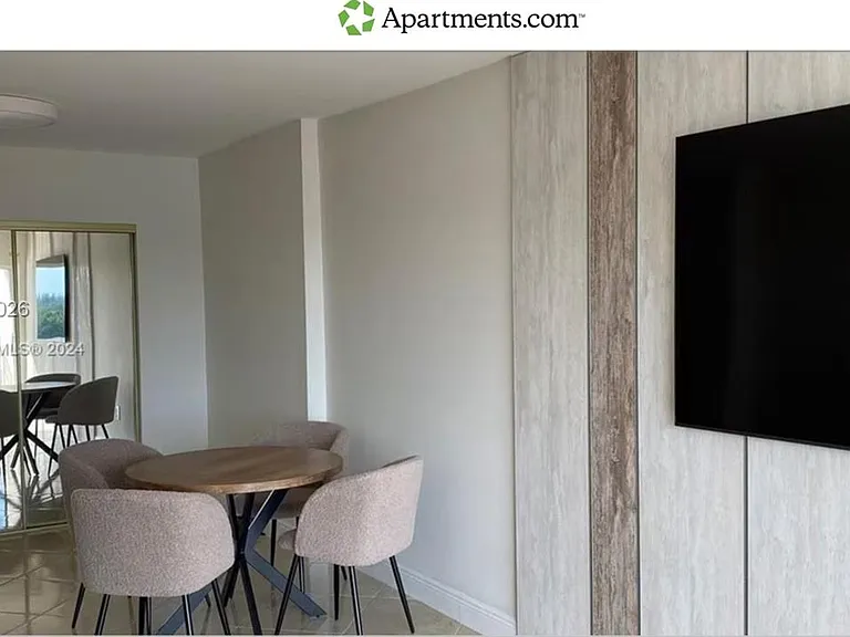 400 Kings Point Dr #606 — Photo 3
