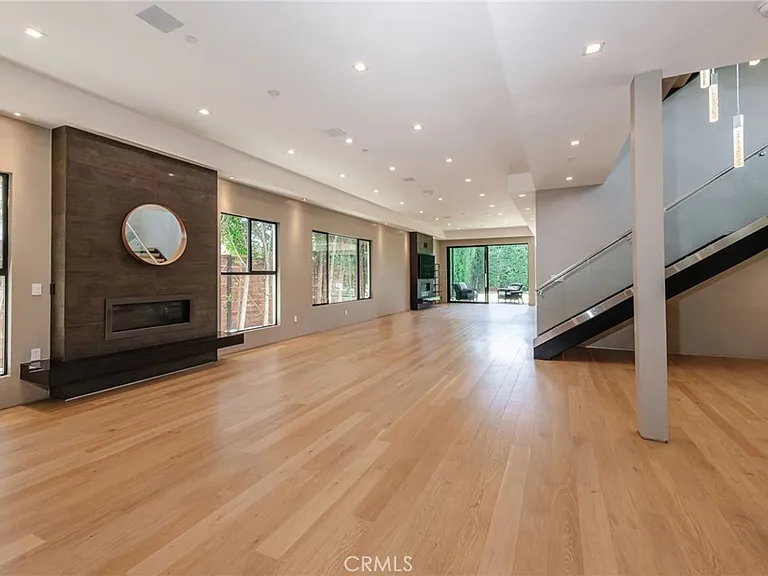 1643 S Carmelina Ave — Photo 12