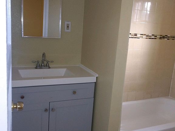 3rd image of 612 W 83rd St