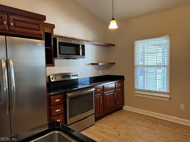 2123 Retreat Ct — Photo 7