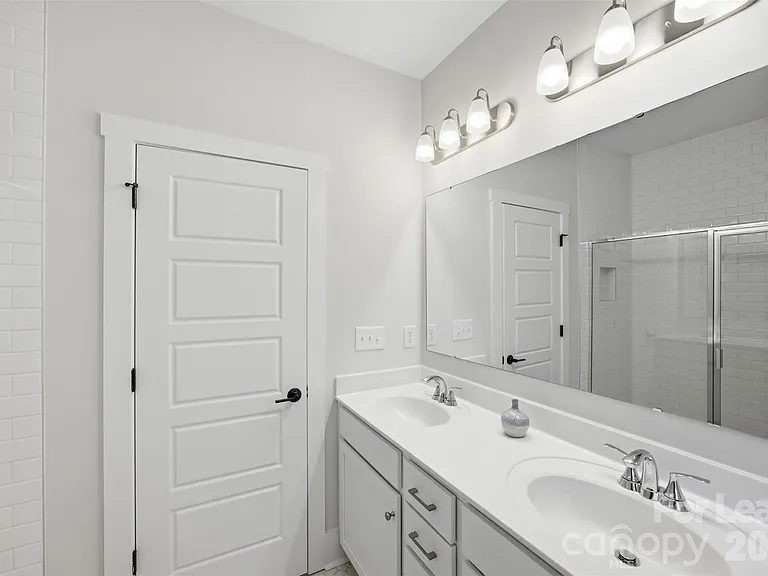 21216 Sanctuary Dr — Photo 21