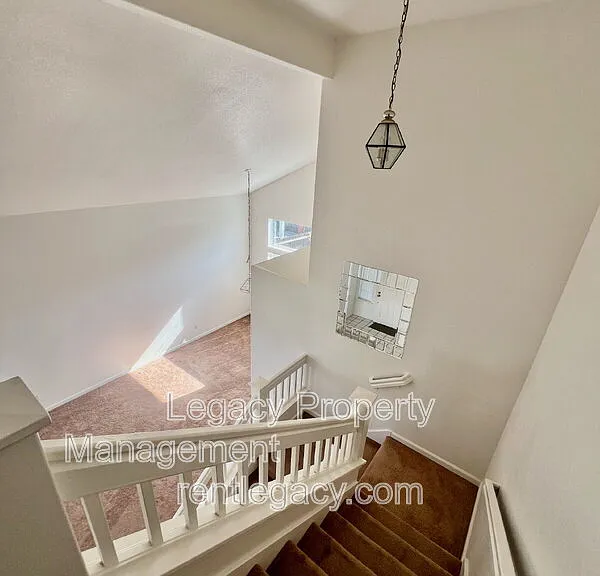 2750 Parkview Ter — Photo 32
