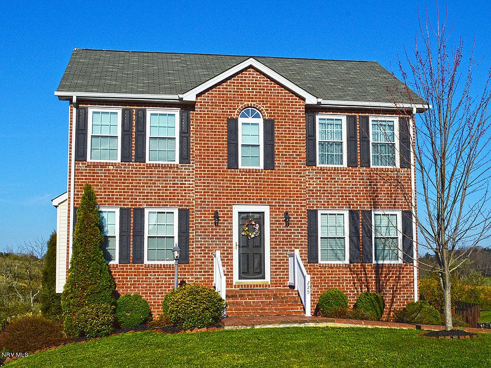 1st image of 225 Sequoia Cir NW