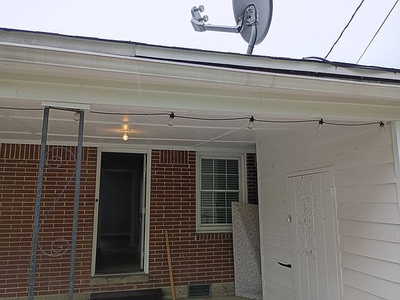 5th image of 1305 Maddux Ave