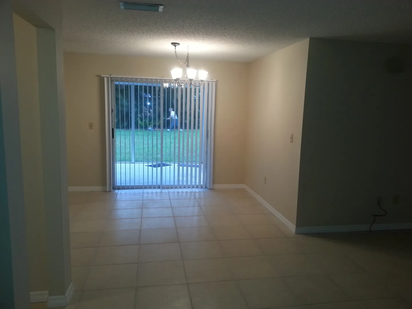New Photos Coming Unfurnished Annual Naples Park Pet Friendly Lawn Included Quick Move In — Photo 3