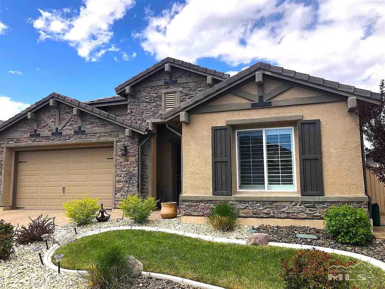 2295 Hyperion Ln photo 1