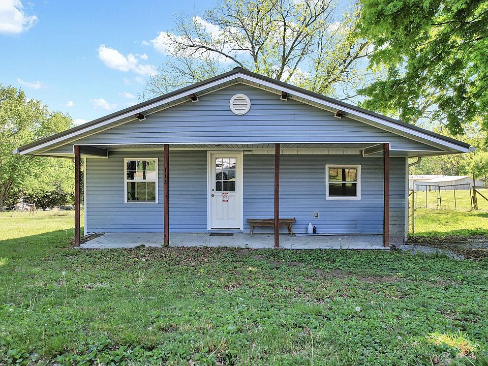 1st image of 114 Chapel Ave