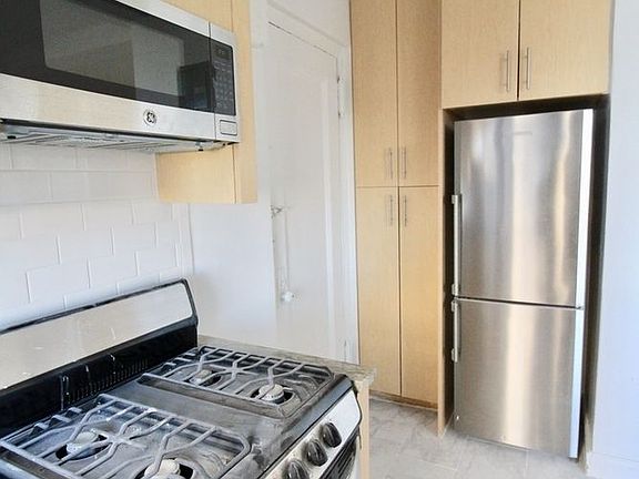 5th image of 639 W 173rd St APT 6B