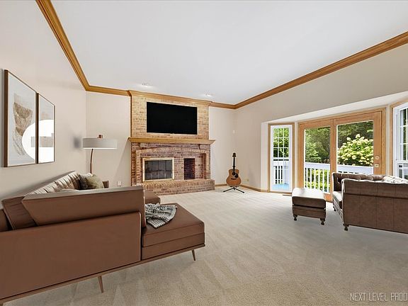 5th image of 1002 Thoroughbred Cir