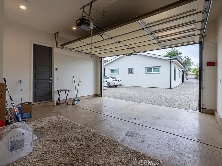 6940 Peach Ave — Photo 67