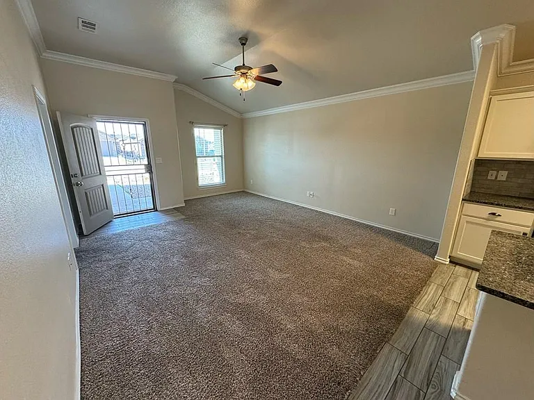 903 Yancy St — Photo 4