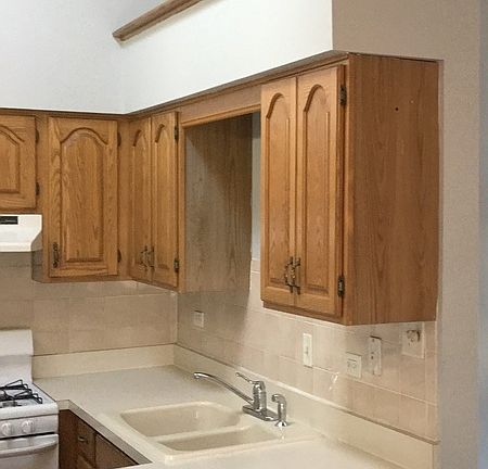 3rd image of 7405 Southwest Hwy APT 3E