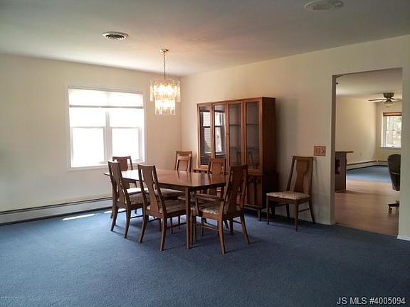 3rd image of 178 Pulaski Blvd