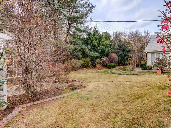 5th image of 809 Canterbury Dr