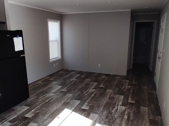 3rd image of 2031 Ridgeway Rd