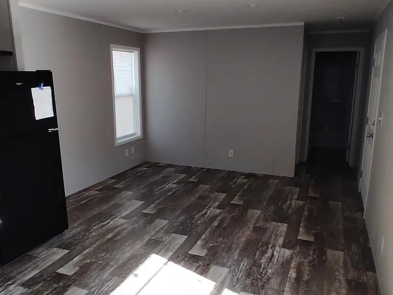 2031 Ridgeway Rd — Photo 3