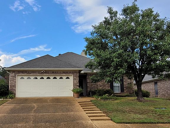 2nd image of 357 Garden Dr