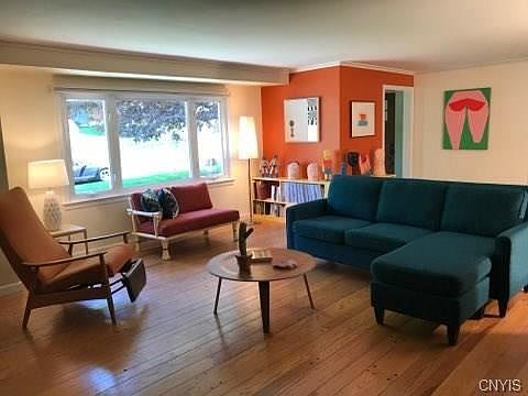 3rd image of 304 Standish Dr