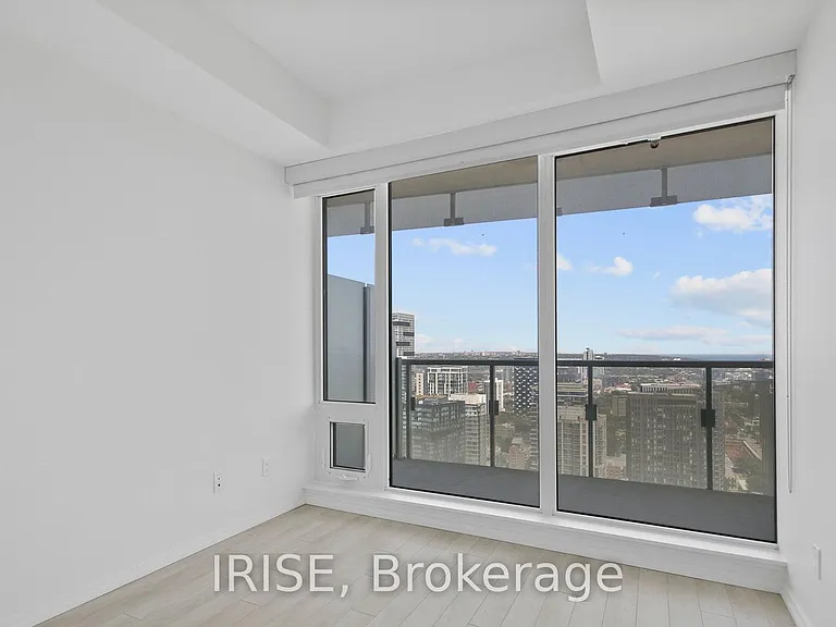 197 Yonge St #3405 — Photo 16
