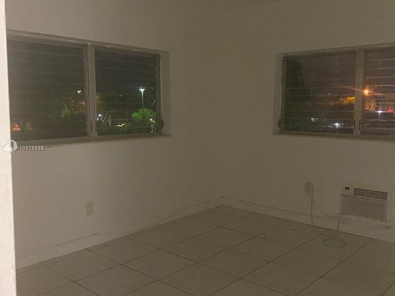 4th image of 1400 NE 111th St APT 1C