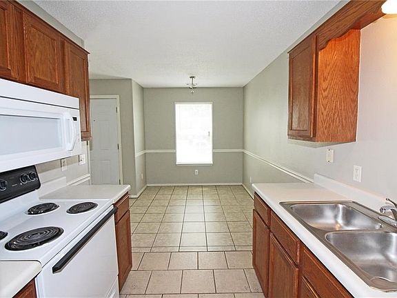 5th image of 405 Parkcrest Dr