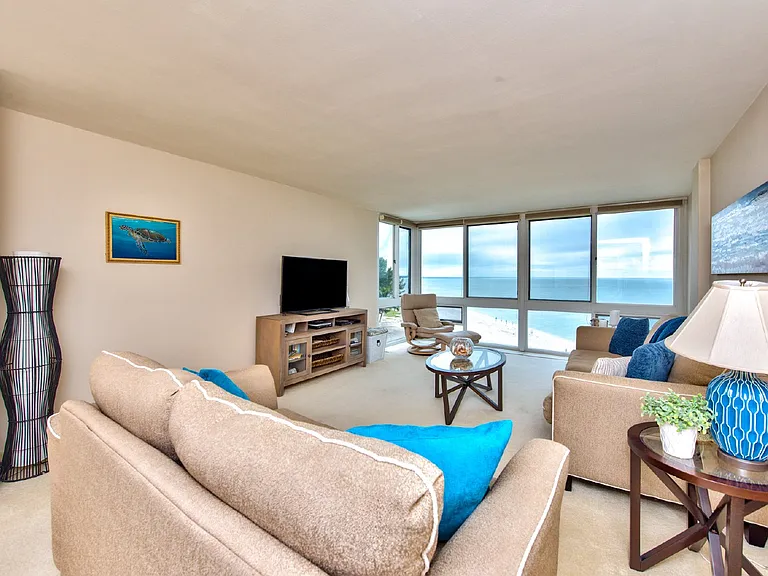 2121 Gulf Shore Blvd N #503 — Photo 2